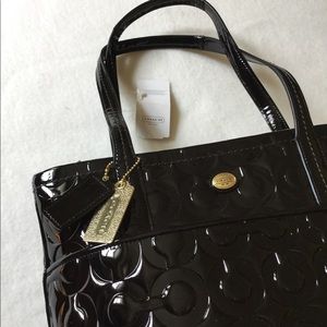 Coach Paten Leather Shoulder Handbag 👜